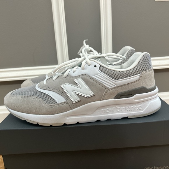 New Balance grey sneakers - Picture 1 of 5